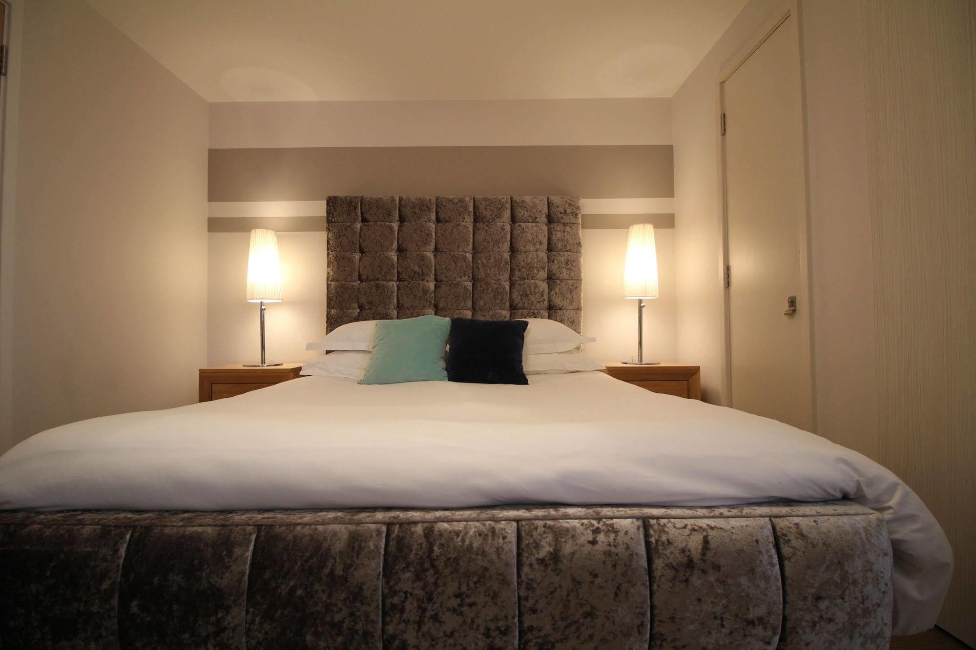 Lux Living Apartments - Florian House Cambridge  Bagian luar foto