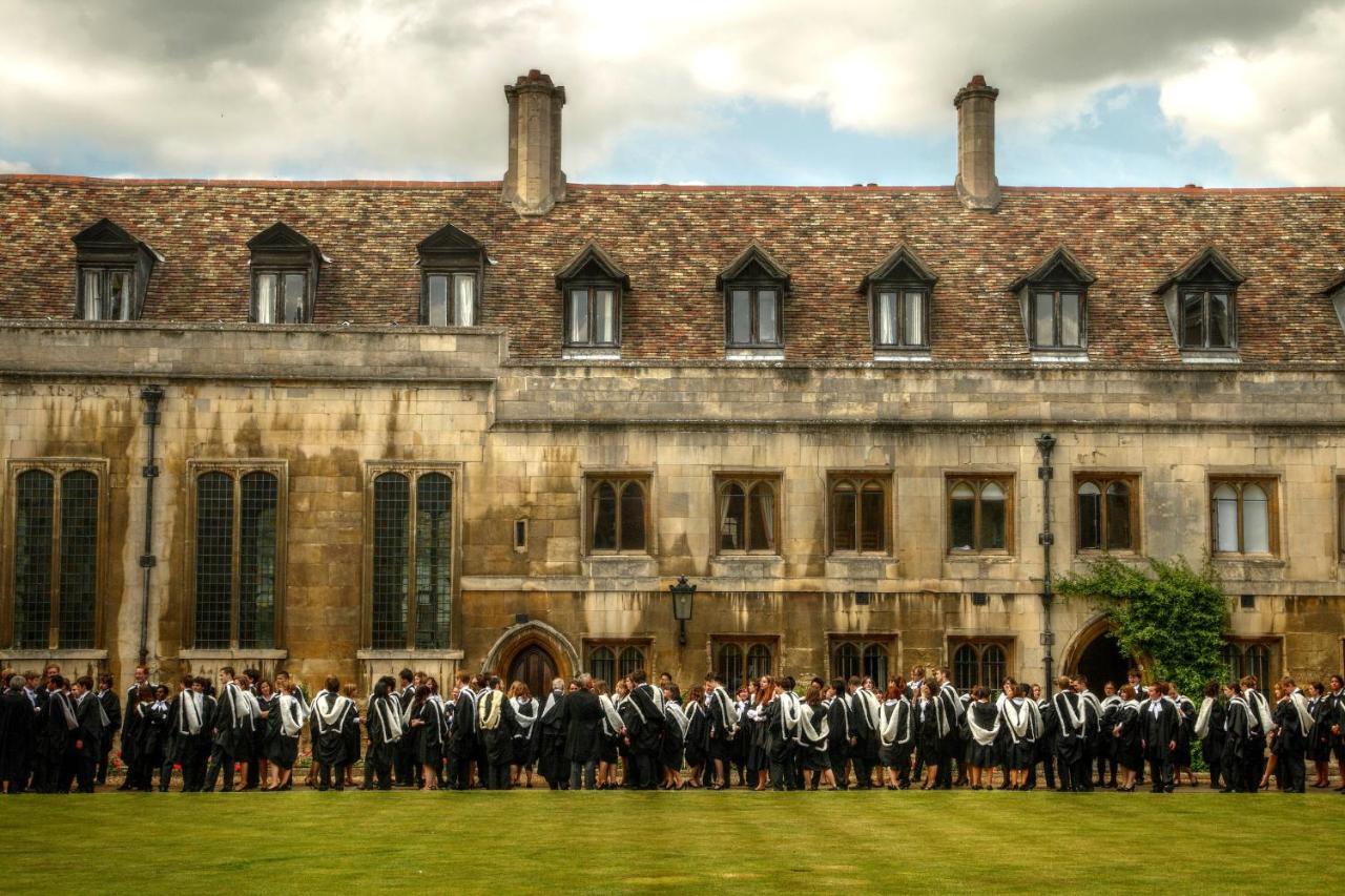 Lux Living Apartments - Florian House Cambridge  Bagian luar foto
