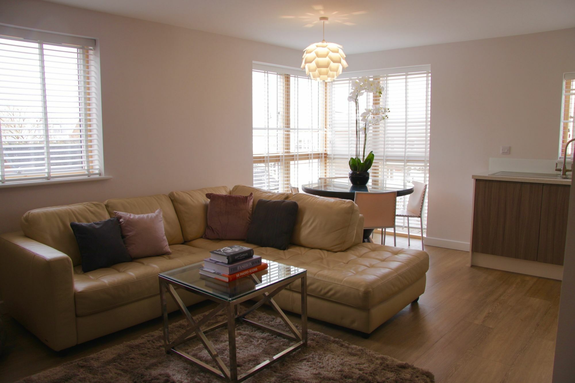 Lux Living Apartments - Florian House Cambridge  Bagian luar foto
